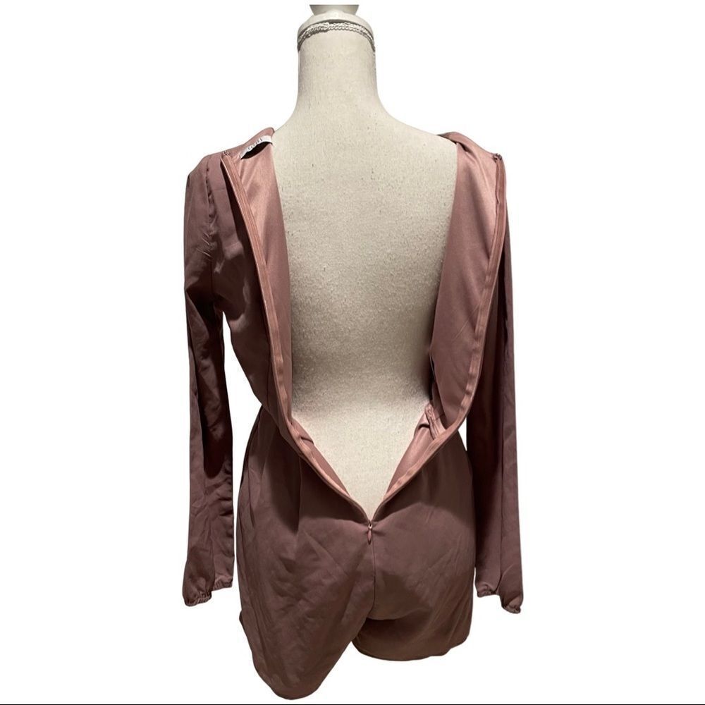 TOBI- plunging v neckline, romper, lightweight, size s - Picture 8 of 8